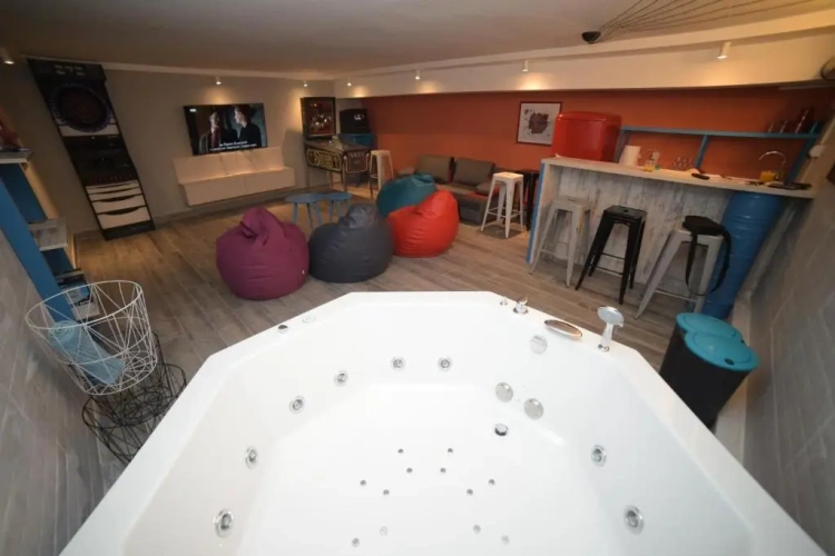 1 Bedroom Apartment with view