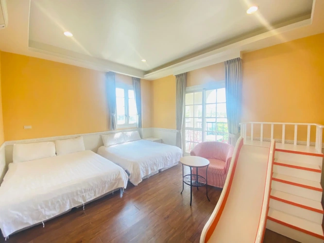 Standard Quadruple Family room