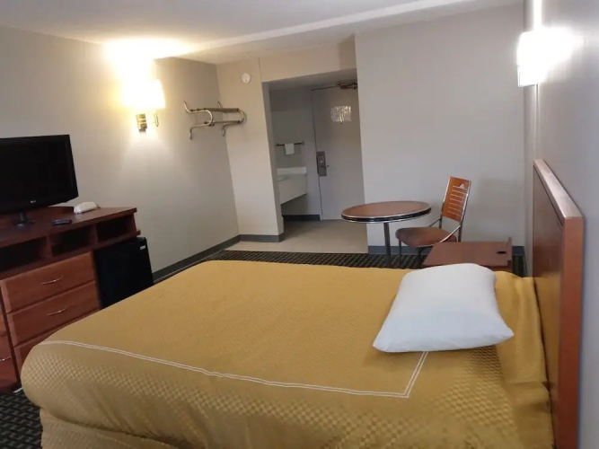 Peachtree Inn & suites