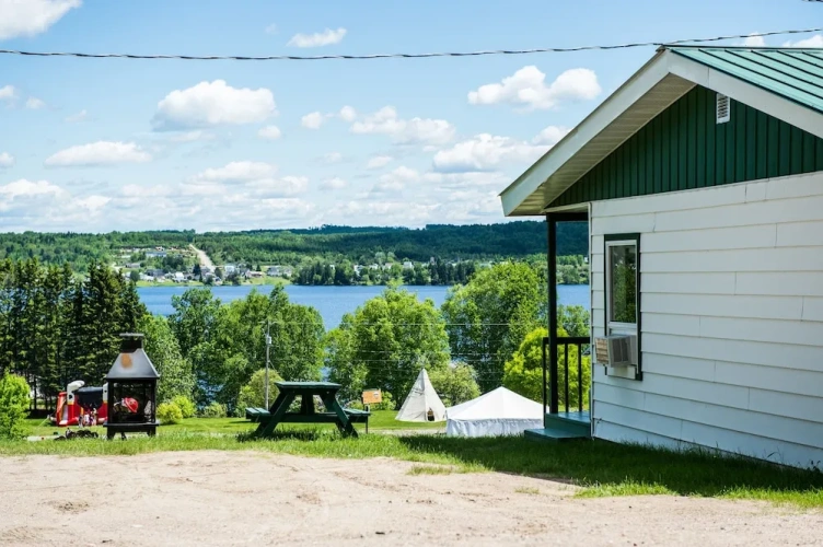 1 Bedroom Family Chalet with lake view