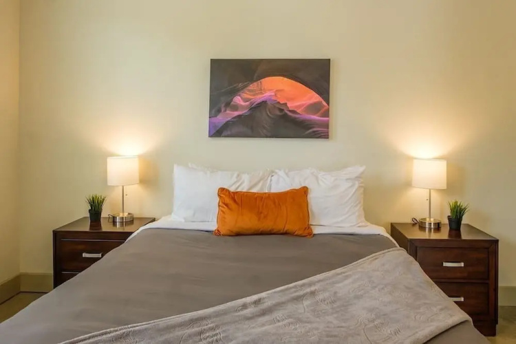 Bright Apartments by Frontdesk