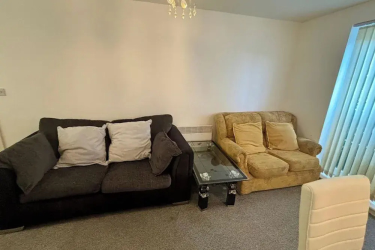 2 Bed Apartment-sleeps 4-free Parking