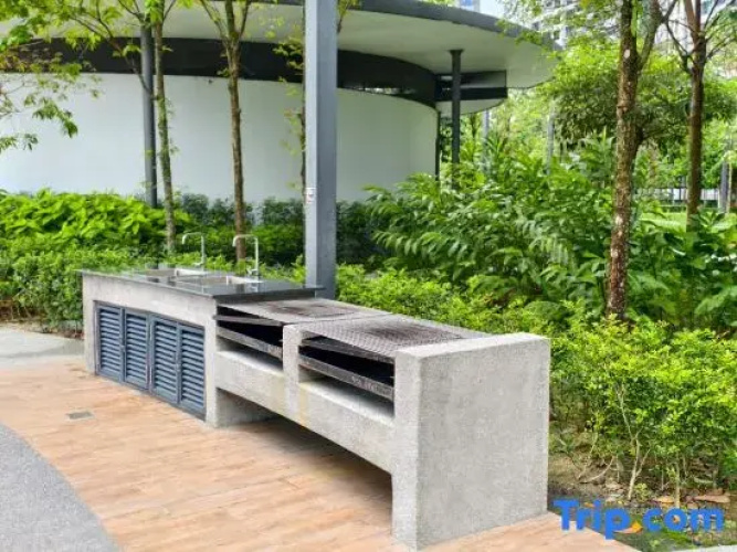 Spacious 3BR,9pax,MRT@M Vertica