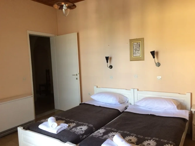 3 Bedrooms Apartment