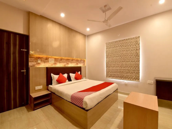 OYO 23085 Baba Hotel