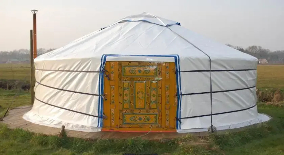 Iloons yurt