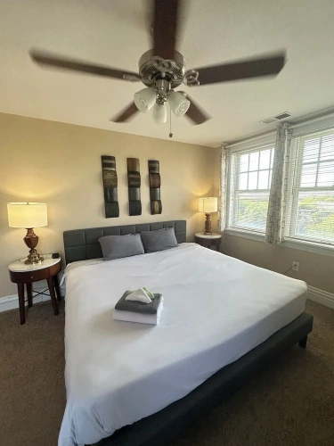 3 Bedrooms Apartment