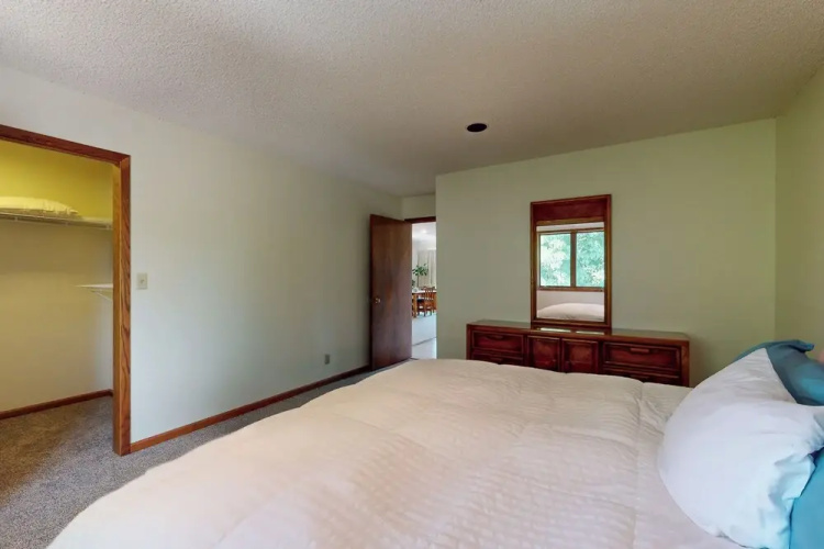 3BR Cozy Apartment w/ Mountain Views