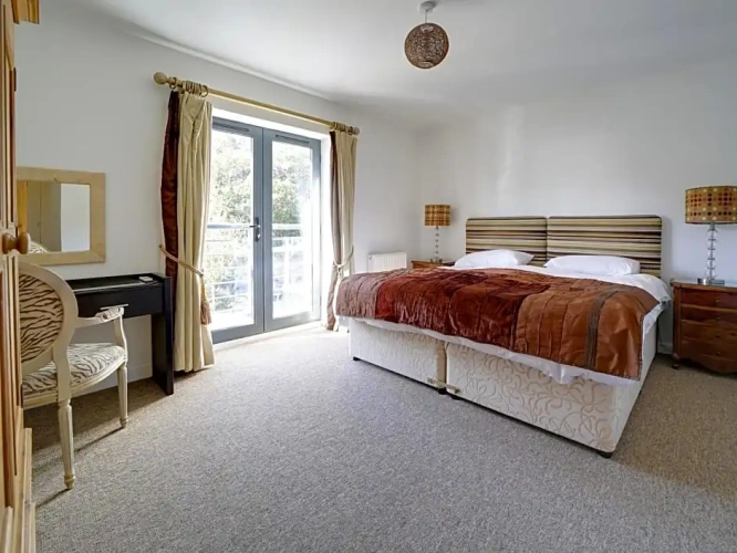 2 Bedrooms Apartment with balcony