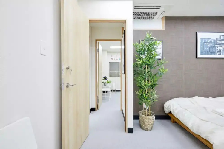TORA HOTEL Taito B