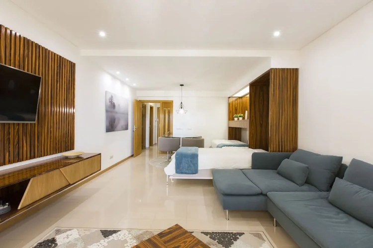 1 Bedroom Apartment with garden view