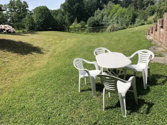2 Bedrooms Classic Apartment with garden view