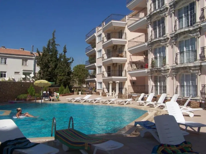 2 Bedrooms Apartment