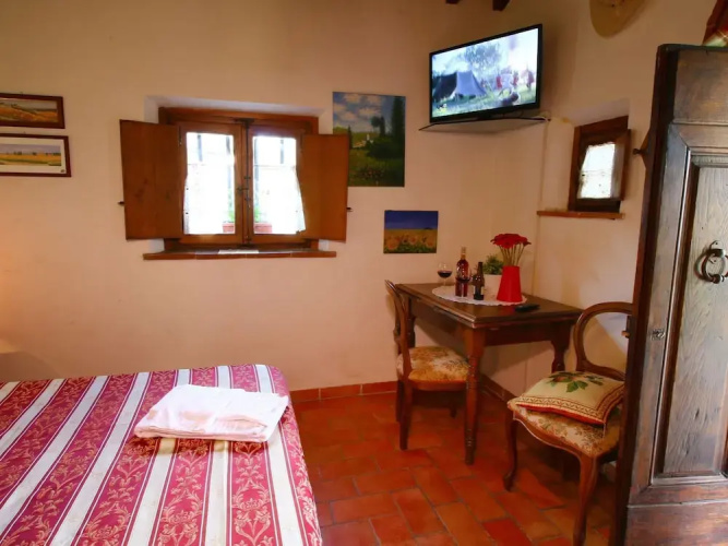 Chalet With Pool in Cortona