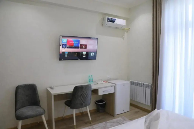 Status Hotel