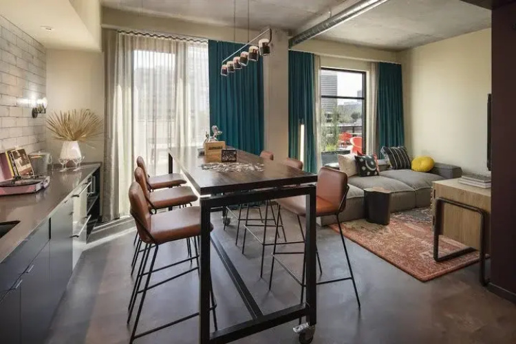 Moxy Oakland Uptown