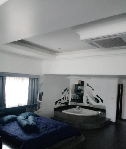 1 Bedroom Apartment with balcony