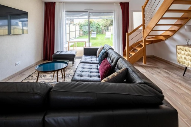 4 Bedrooms Cottage