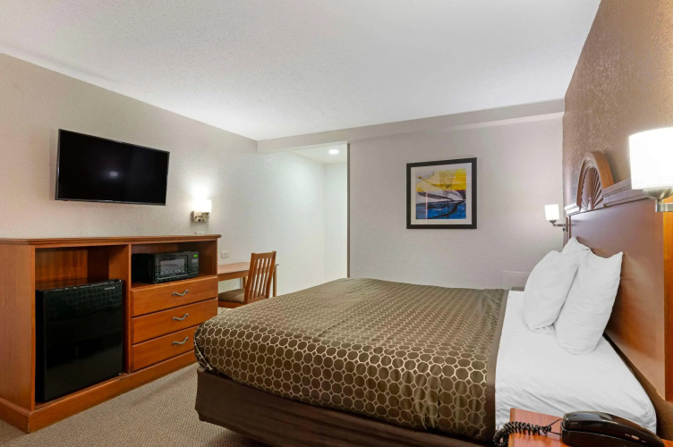 Rodeway Inn Terre Haute near University