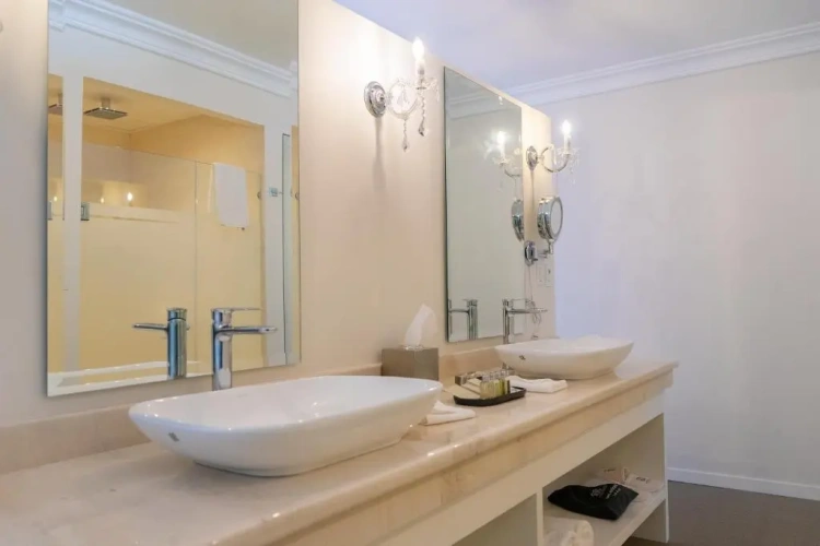 Deluxe Double Suite
