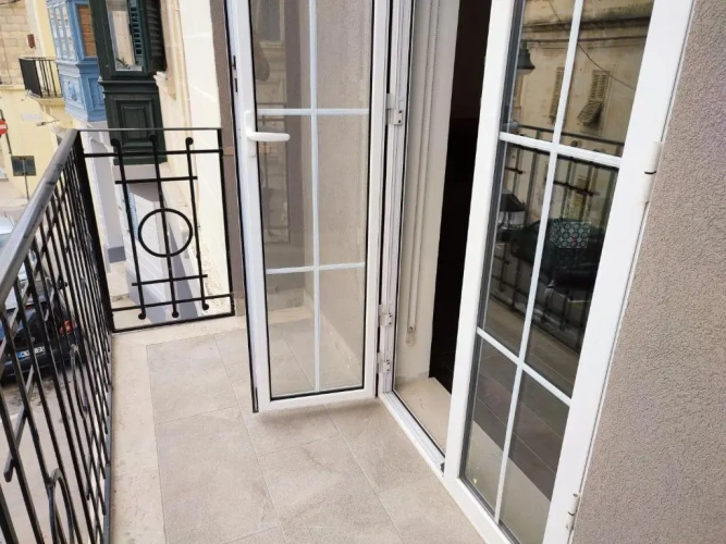 3 Bedrooms Apartment