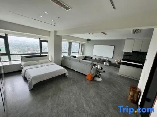 2 Bedrooms Suite with lake view