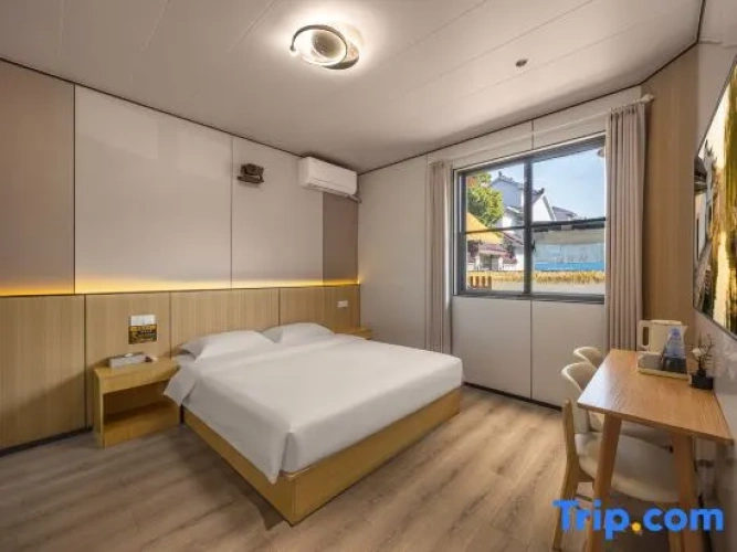 Standard Double room with courtyard view