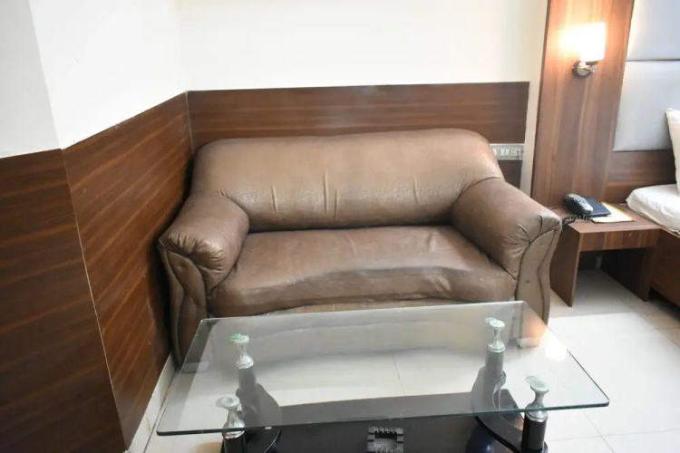 Hotel Kashish Plaza