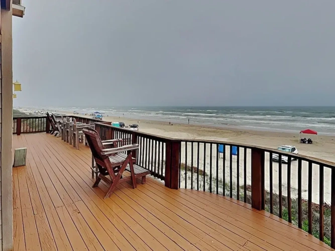 4 Bedrooms Cottage with balcony
