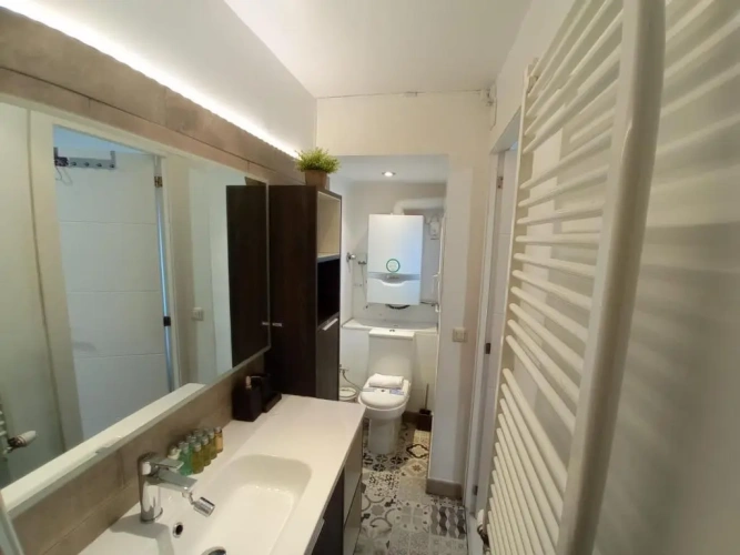 2 Bedrooms Apartment