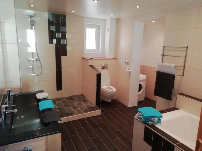 3 Bedrooms Cottage