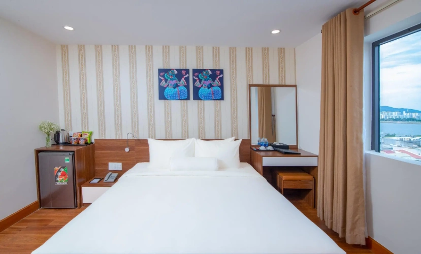 Deluxe Double room with city view