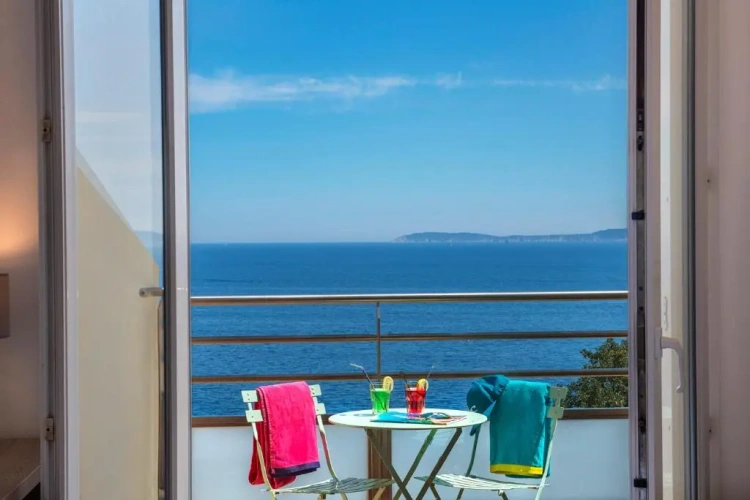 Deluxe Double room with balcony and with sea view