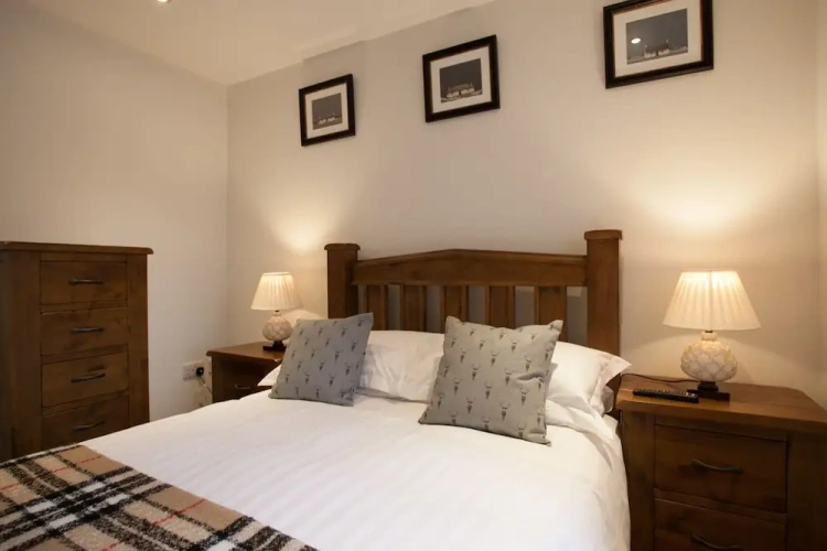 2 Bedrooms Quadruple Apartment