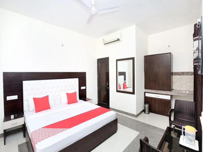 OYO 10537 Star City Inn