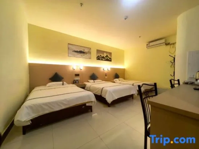 Standard Triple Family room