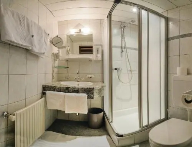 Hotel Vier - Studios & Restaurant