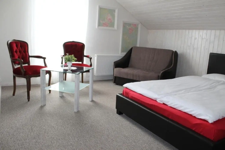 Standard Triple room