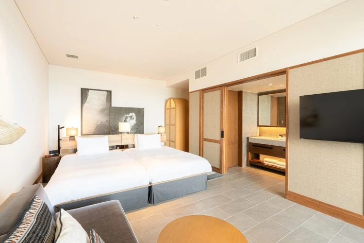Premier Twin room with ocean view