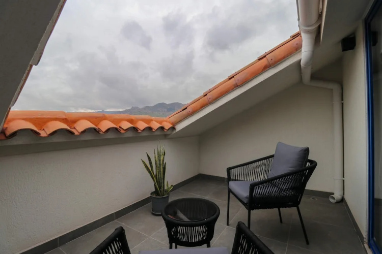 w Stunpedous 2BR w Perfect Balcony in Cusco
