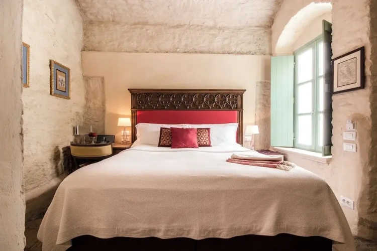 Standard Double room with courtyard view