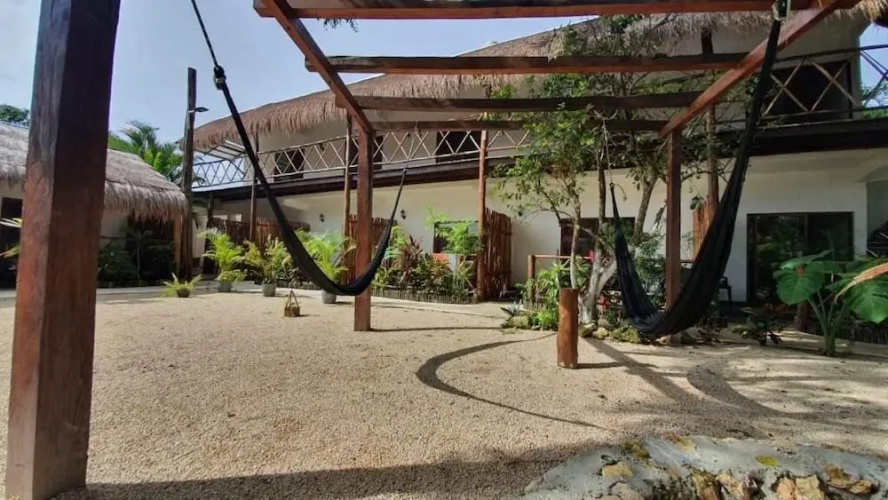 Hotel Cedro Rojo