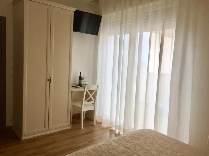 Standard Double room with balcony and with lake view