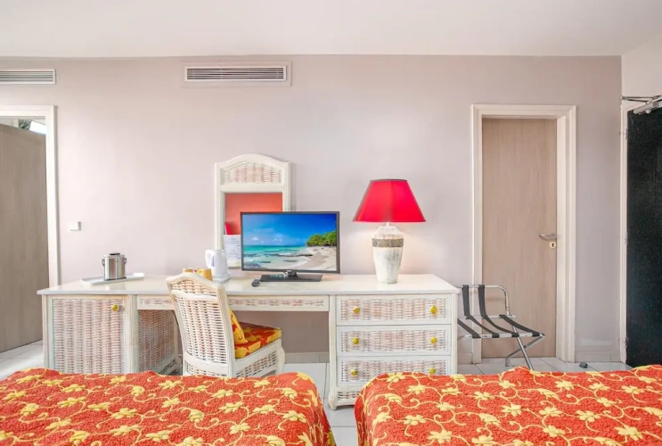 Standard Quadruple Family room