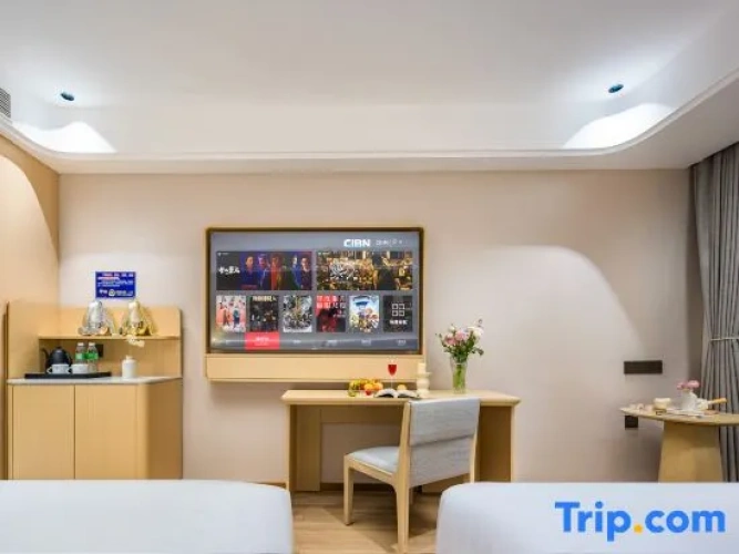 Standard Twin room with lake view