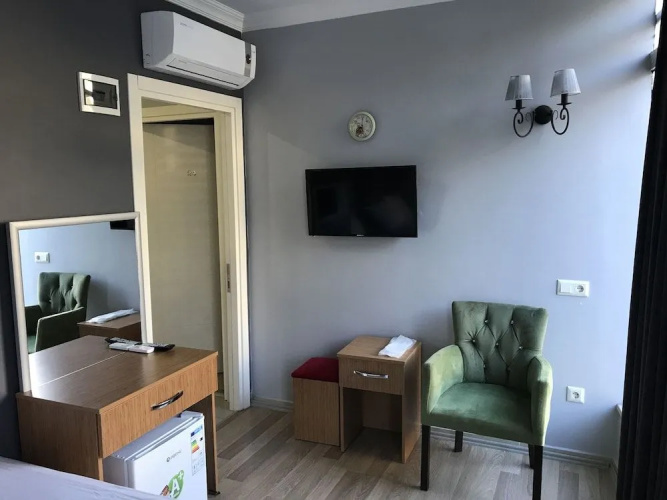 Ema Hotel