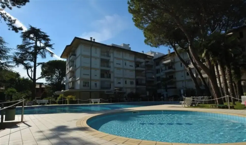 Comfortable Flat for 6 Guests in a Residence With Common Pool in Lignanoriviera