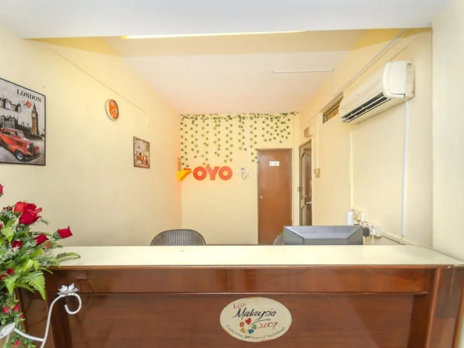 OYO 89703 B Link Hotel