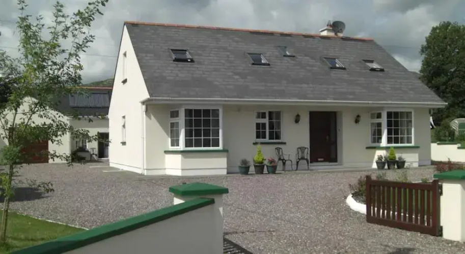 Cronins B&B