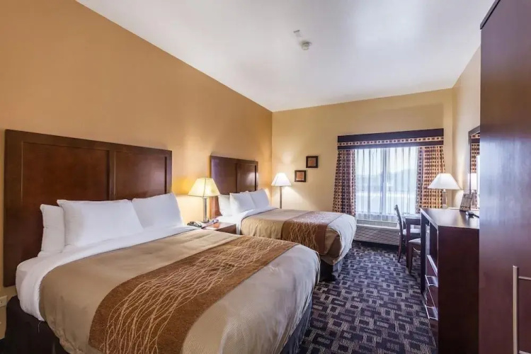 Comfort Inn & Suites